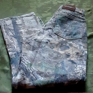 Camouflage wranglers